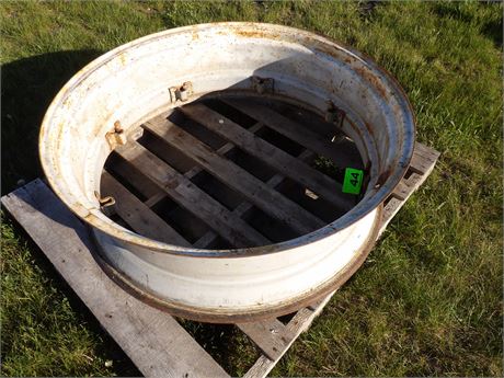 REAR TRACTOR RIM