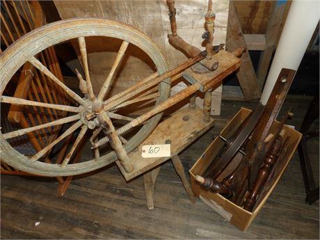 VINTAGE SPINNING WHEEL