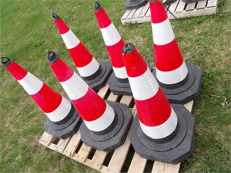 YARD CONES ( 12 TOTAL )