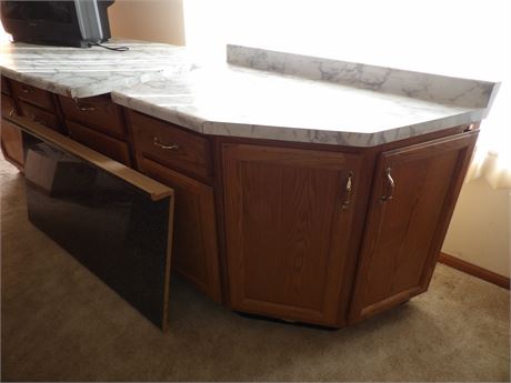 CUPBOARDS - COUNTER TOP - PANASONIC TV