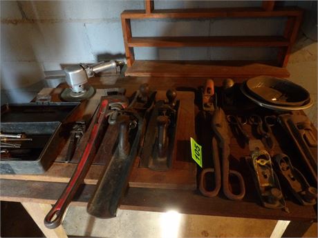 TABLE W / WOOD WORKING TOOLS ETC
