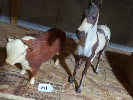 PLASTIC HEREFORD & HORSE