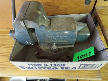 WILTON ( MADE IN USA) BENCH VISE