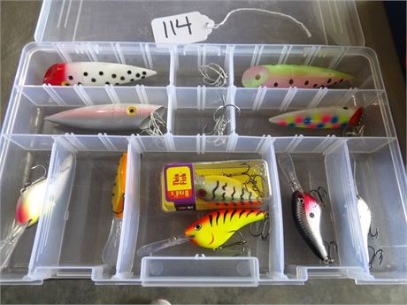 FISHING PLUG LURES - SALMON FISHING LURES W / PLASTIC ORGANIZER