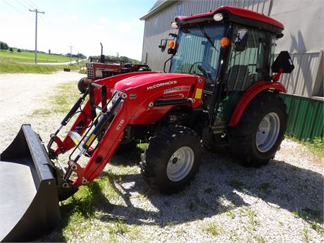 MCCORMICK x1.55 CH TRACTOR W / C18 LOADER