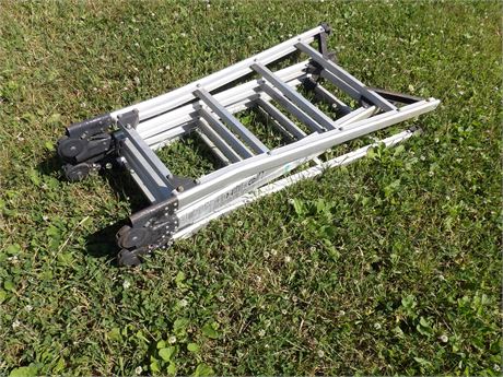 ADJUSTABLE LADDER