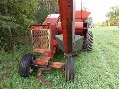 NEW IDEA 701 UNI-SYSTEM W / 2 ROW CORN-HAY ( per seller - engine turns over )