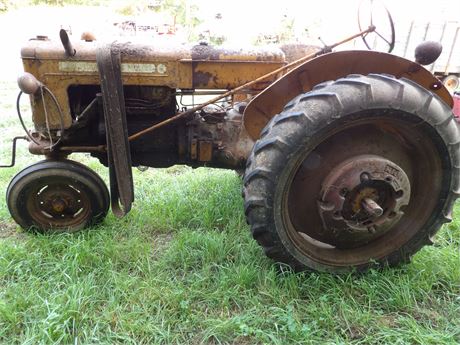 MINNEAPOLIS MOLINE MODEL Z TRACTOR - ENGINE LOOSE