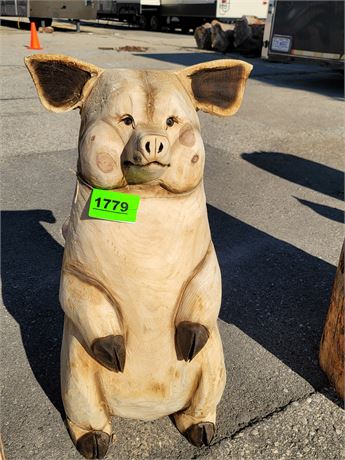 PIG CHAINSAW WOOD CARVING