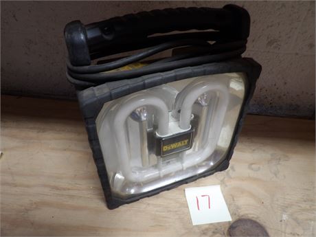 DEWALT SHOP LIGHT