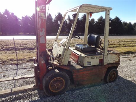 DATSON 5000 FORK TRUCK - SEE DESCRIPTION