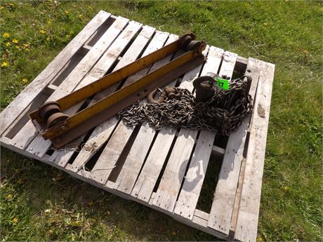 CLEVELAND CHAIN HOIST W / TRACK