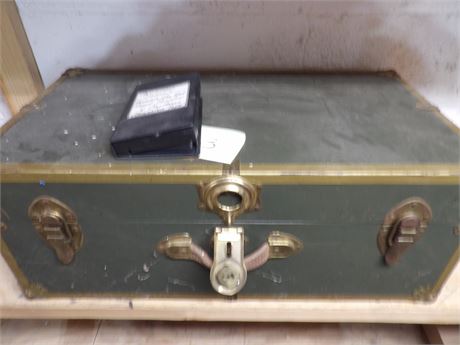 VINTAGE "GREEN" TRUNK