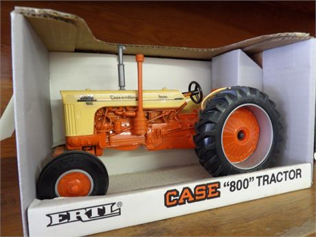 CASE 800 TRACTOR
