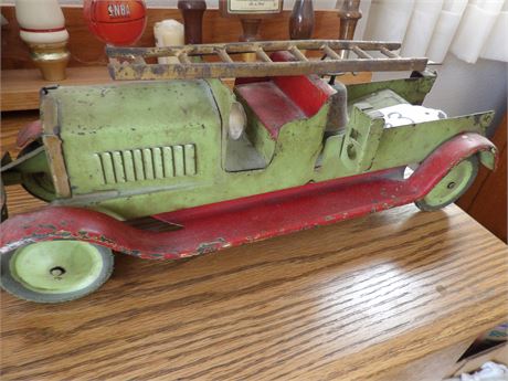 VINTAGE TIN FIRE TRUCK 14" L