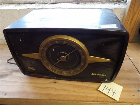 RCA VICTOR RADIO AM/FM