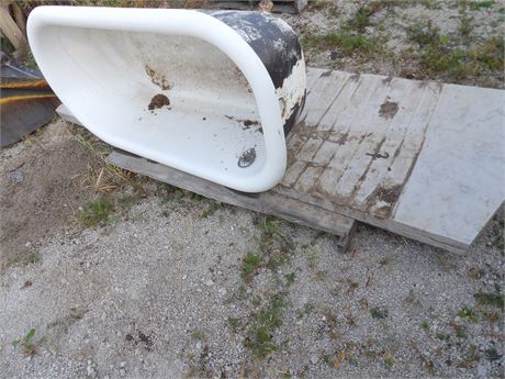 BATHTUB - STONE TOP