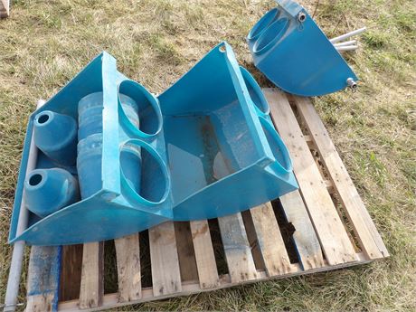 PLASTIC FEEDERS