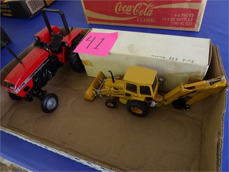 CASE IH 4230 TRACTOR - FORD BACKHOE TRACTOR - SCALE ?