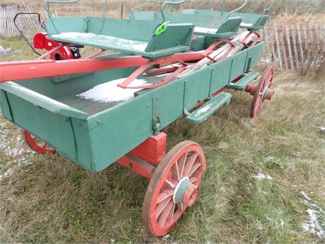 WOODEN WAGON/CARRIAGE
