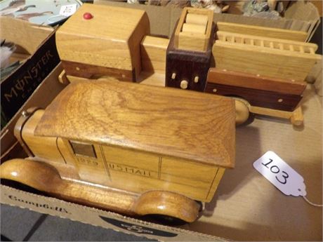 WOODEN "1929" US MAIL TRUCK - FIRE TRUCK