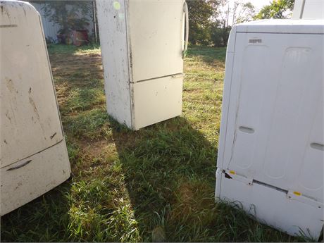 APPLIANCE LOT ( FREEZER - WASHER - REFRIGERATORS - 4 TOTAL)