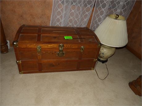 WOODEN CHEST - LAMP