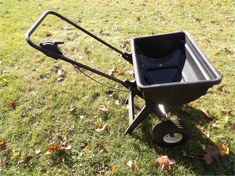 LAWNCRAFTER YARD SPREADER