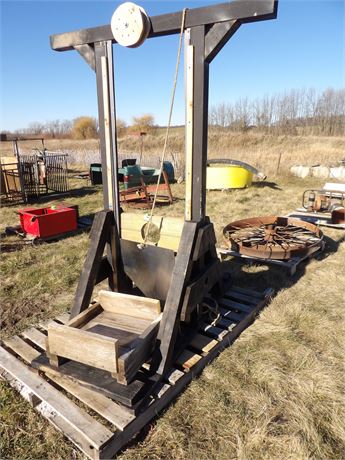 HALLOWEEN DECOR ( GUILLOTINE )