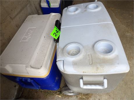 IGLOO & RUBBERMAID COOLERS