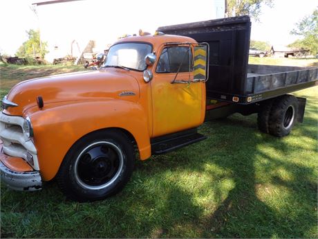 1954 CHEVY TRUCK 6500 - BARN FIND (HAS TITLE )