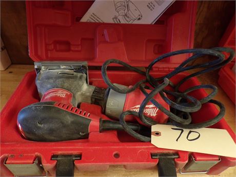 MILWAUKEE SANDER