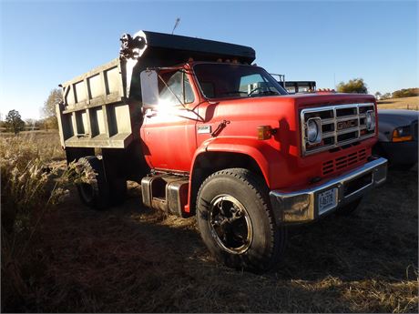 GMC TRUCK 6500 W / DUMP BOX