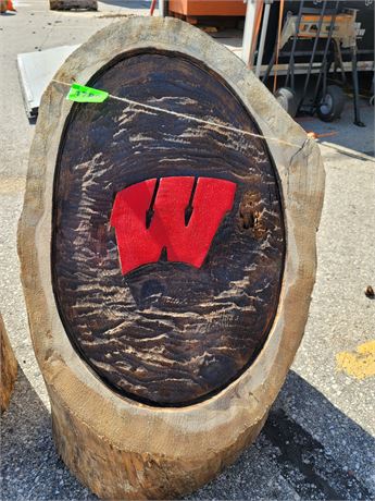 WISCONSIN EMBLEM CHAINSAW WOOD CARVING