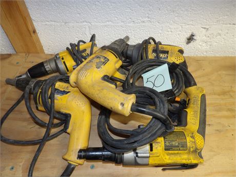 ASSORTMENT OF DEWALT DRILLS ( 5 )