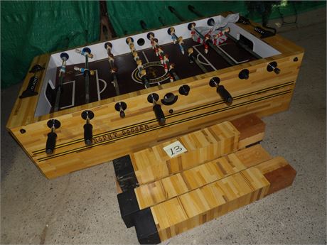 TROPHY SOCCER TABLE W / CHRISTMAS TREE