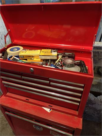 ROLL AROUND TOOLBOX W / MISC TOOLS