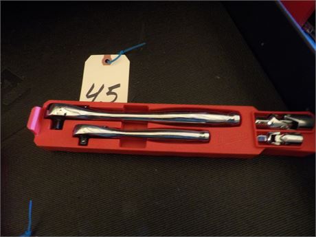 MILWAUKEE 3/8" - 1/4" RATCHETS - SWIVELS