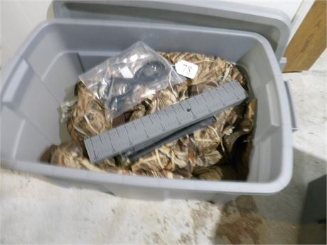 RUBBERMAID W / HUNTING CLOTHES