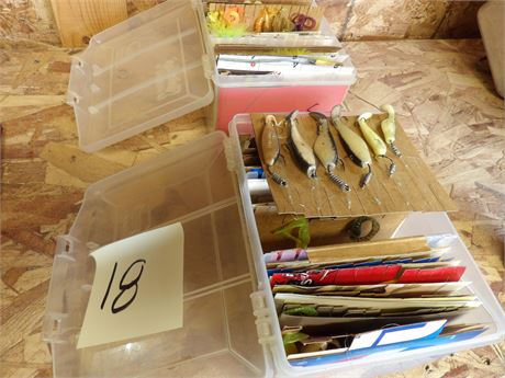 LARGE ASSORTMENT OF LURES