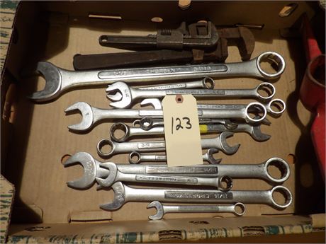 WRENCHES 3/4 - 1 1/2 ETC