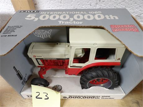 IH 5,000,000TH TRACTOR