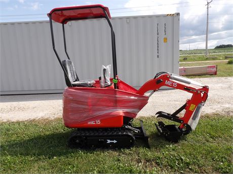 ME 15   MINI EXCAVATOR - Gas Engine - never used