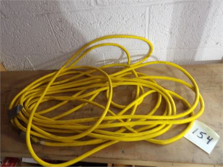 HEAVY EXTENSION CORD ( 1 TOTAL )